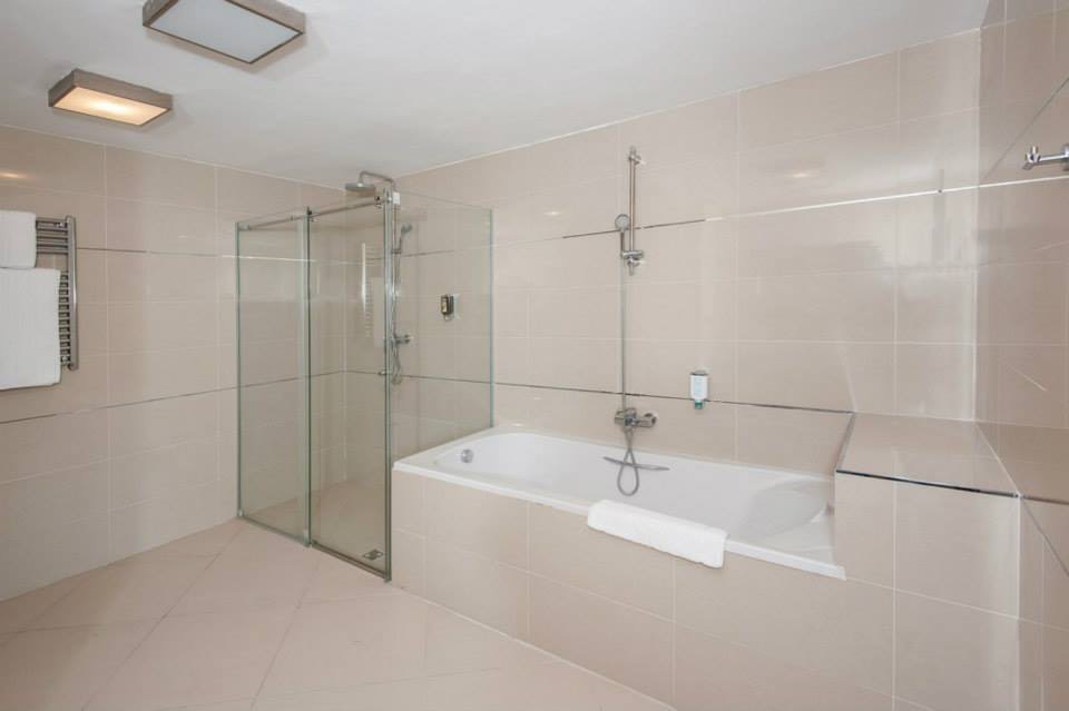 1380819_175623749301628_887175744_n